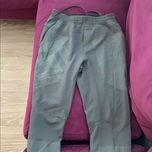Men’s joggers